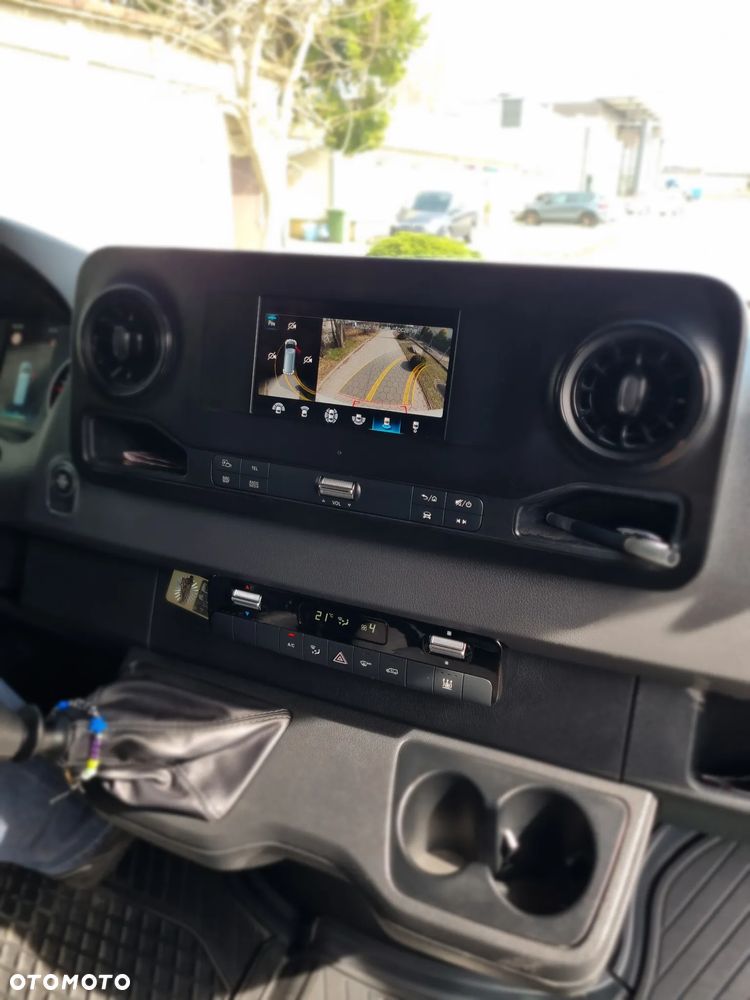 Mercedes-Benz Sprinter - 17