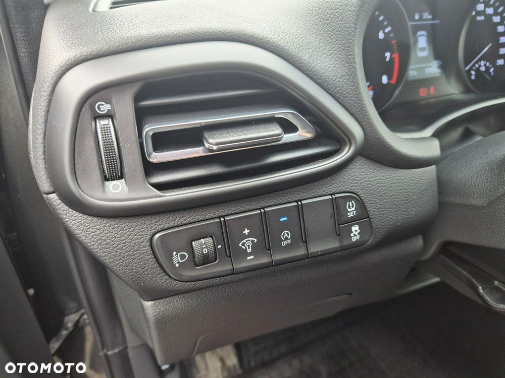 Hyundai i30 1.5 T-GDI 48V-Hybrid EDITION 30 - 37