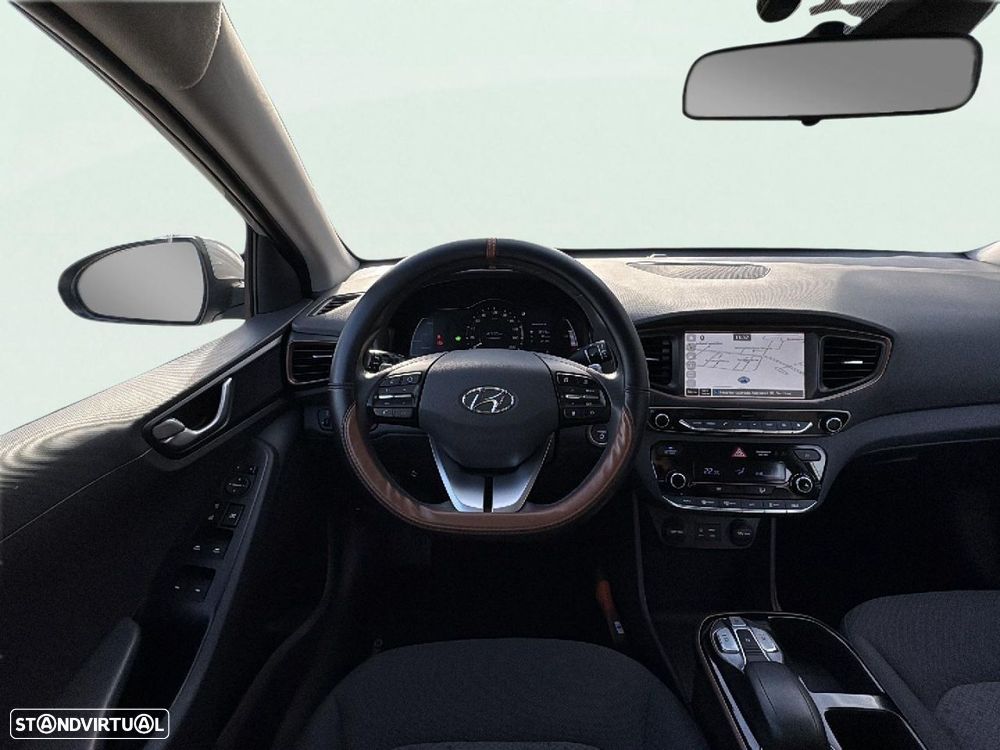Hyundai Ioniq - 12