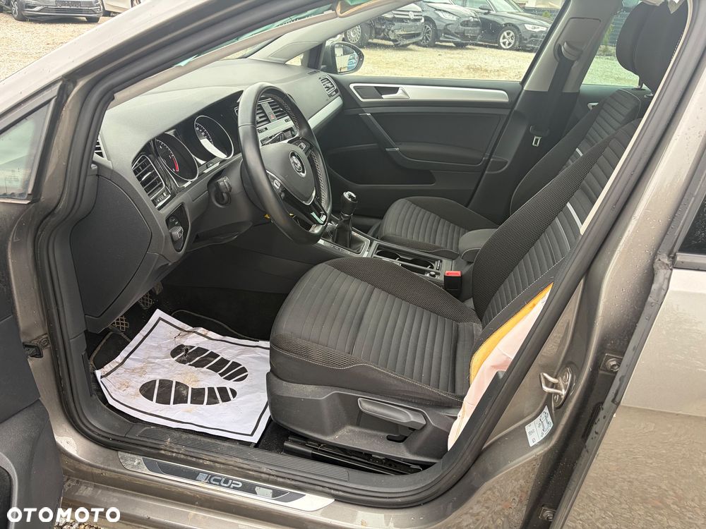 Volkswagen Golf 2.0 TDI 4Motion BlueMotion Technology Edition - 12