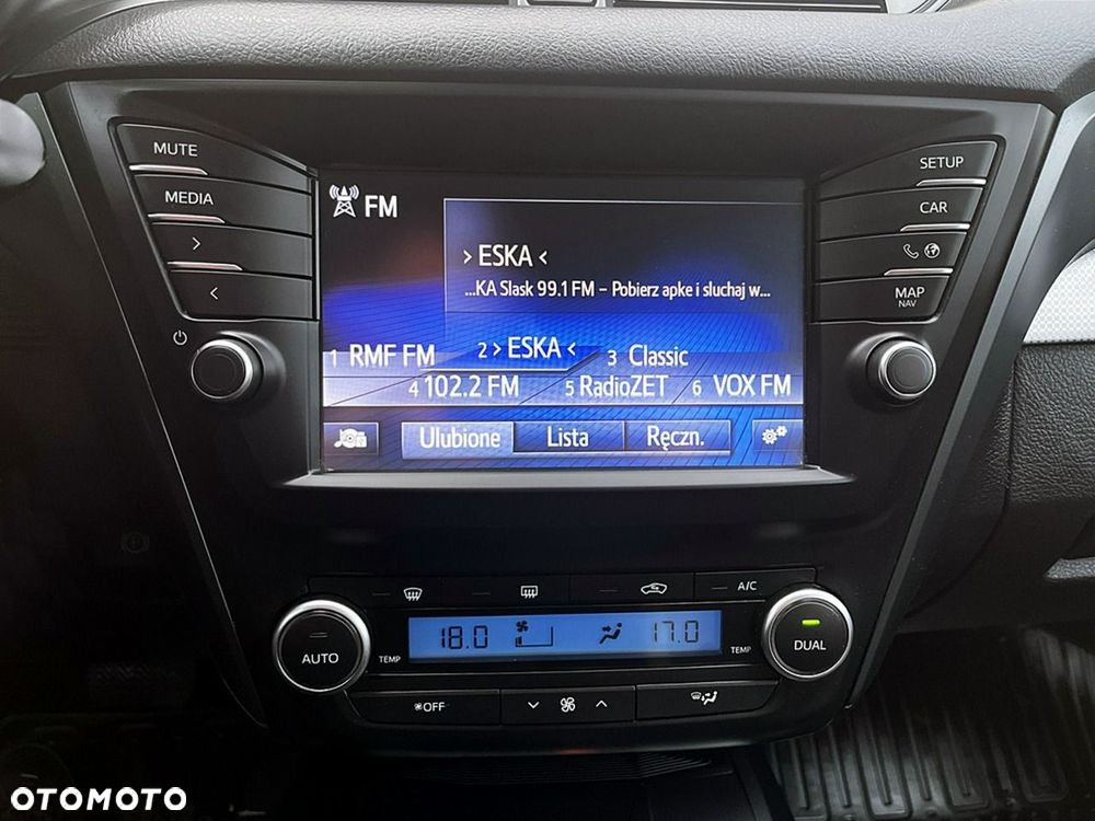 Toyota Avensis - 24
