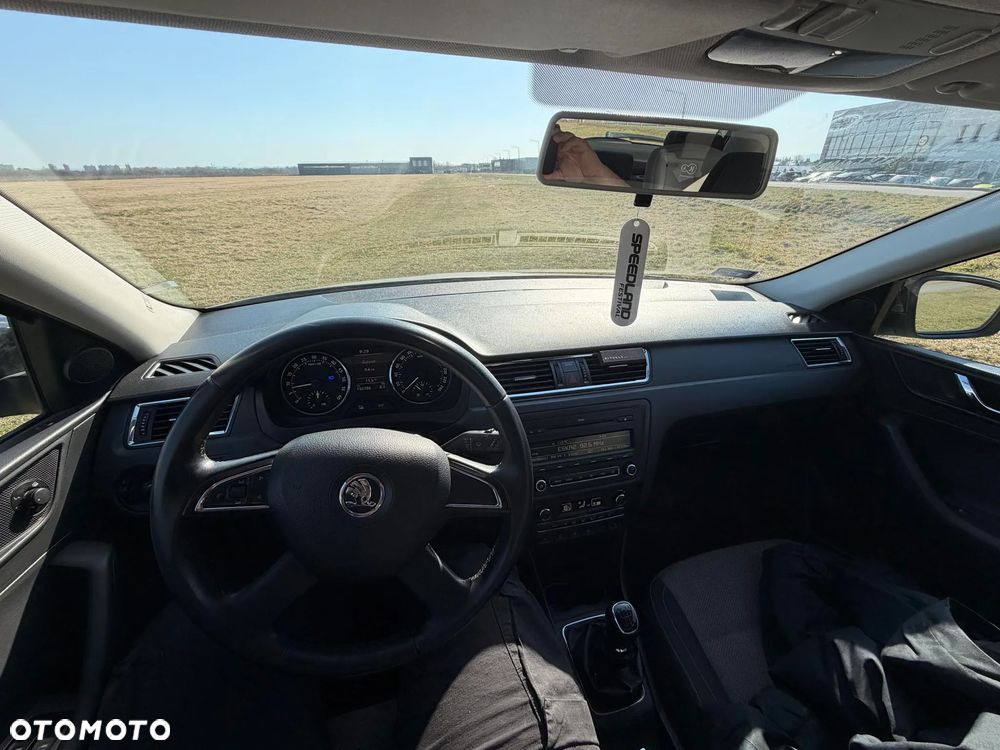 Skoda RAPID 1.6 TDI DPF Elegance - 14
