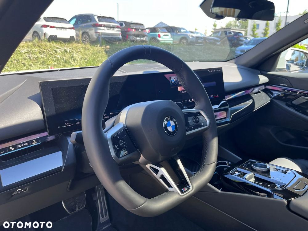 BMW Seria 5 520d xDrive mHEV - 16