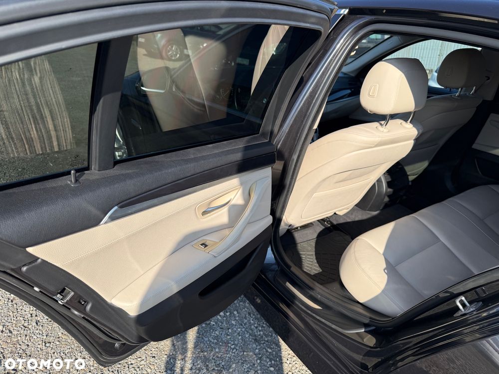 BMW Seria 5 518d - 13