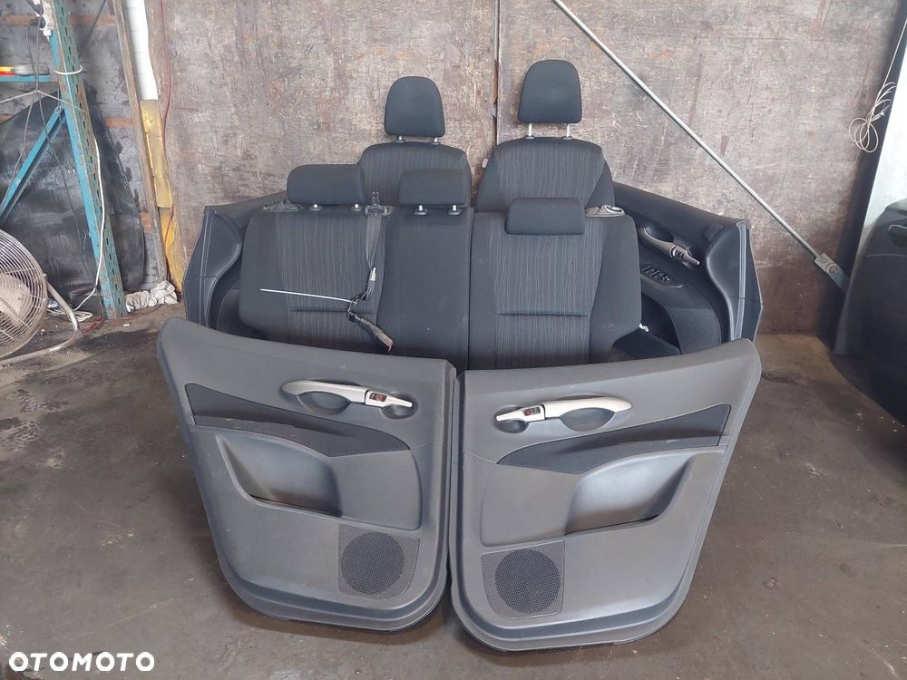 FOTELE KOMPLET LEWY PRAWY KANAPA TYŁ BOCZKI TOYOTA AURIS I HB 5D ID: 236466 - 1