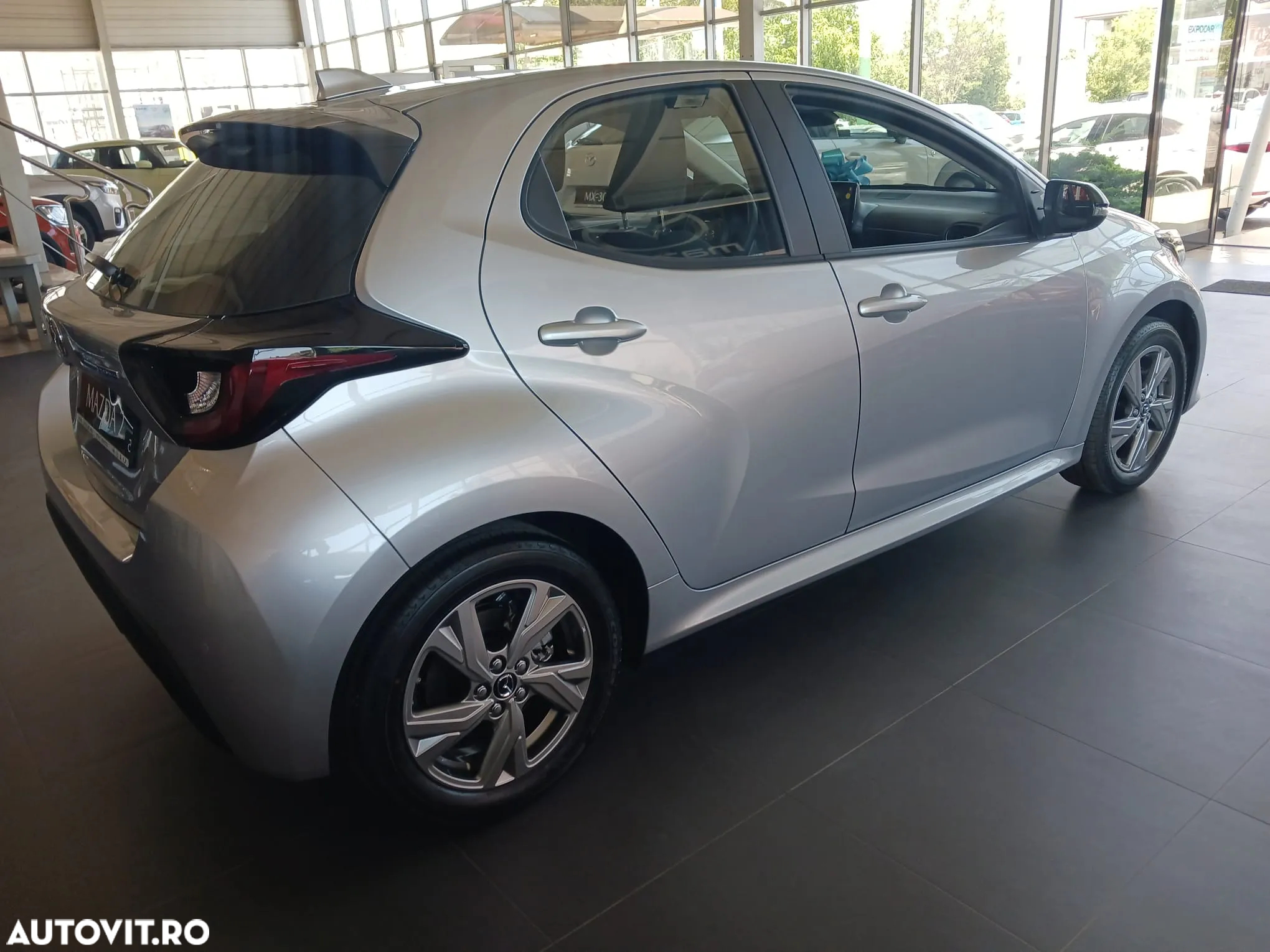 Mazda 2 - 5