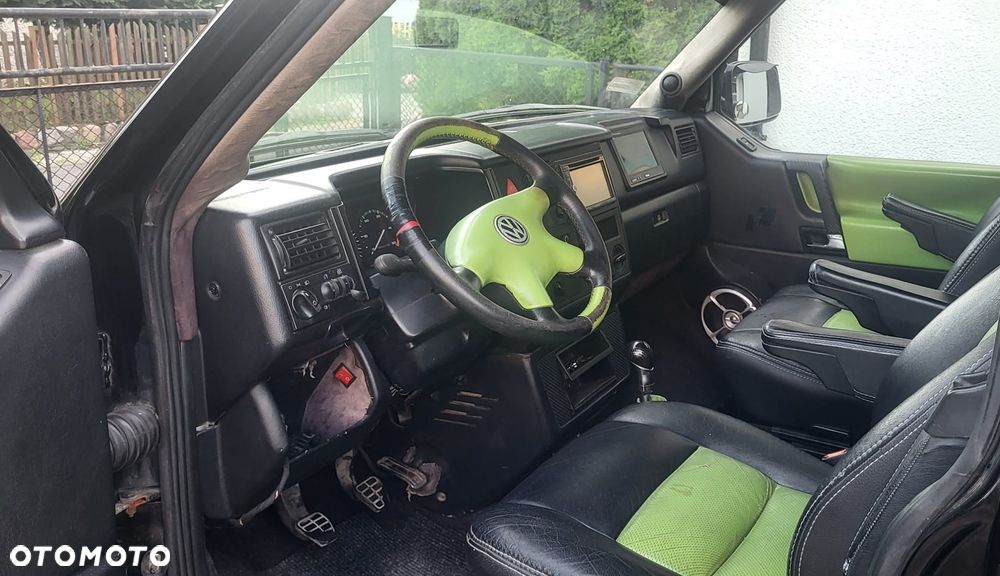 Volkswagen Transporter - 11