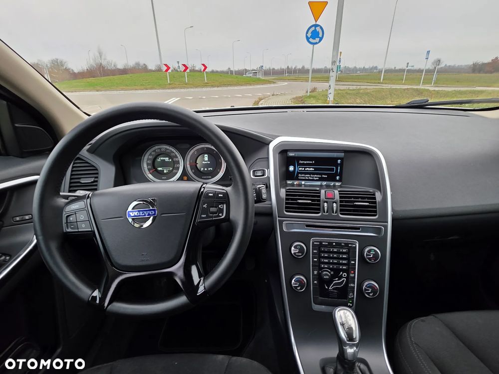 Volvo XC 60 D5 AWD Kinetic - 21