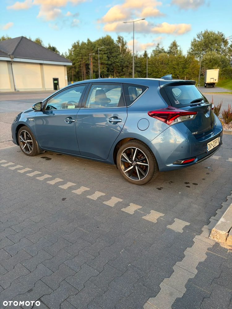 Toyota Auris Hybrid 135 Prestige - 8