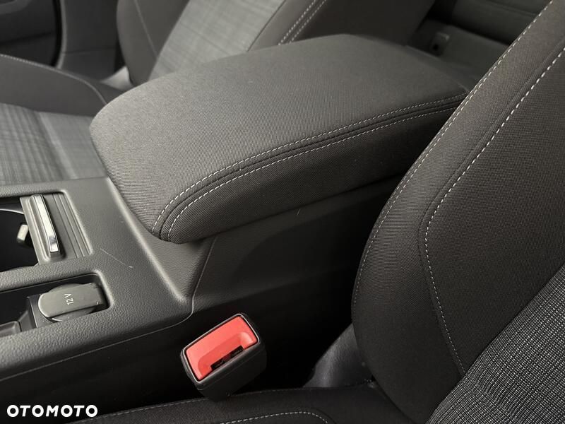 Volkswagen Passat - 19