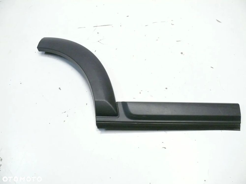LISTWA TYLNA PRAWA LAND ROVER DISCOVERY III 2004 2009 - 1