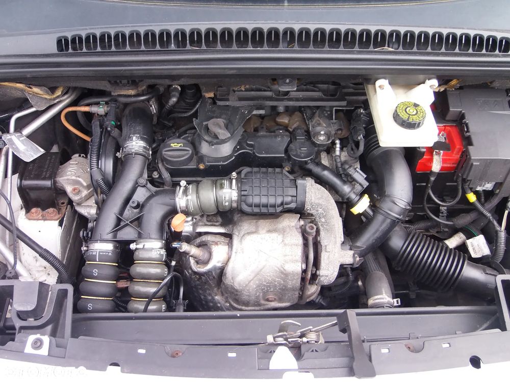 Peugeot 5008 1.6 HDi Premium - 8