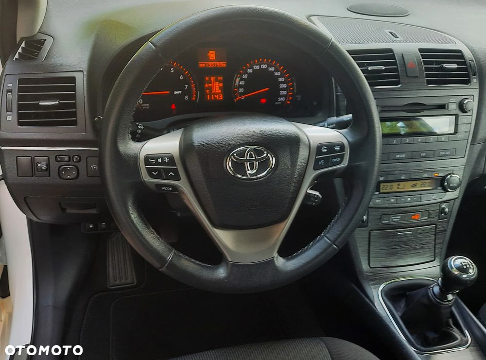 Toyota Avensis 1.8 Executive - 6