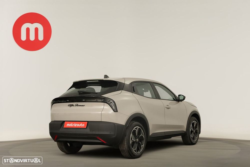 Alfa Romeo Junior Elletrica 50 kWh - 4