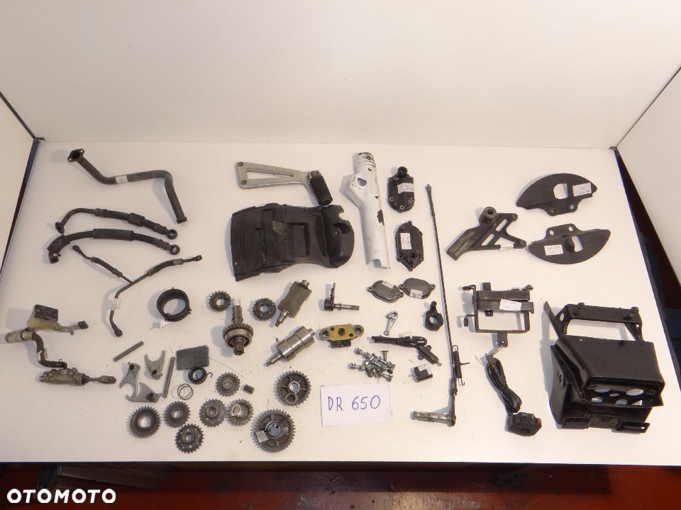DR 650 BIG ogon błotnik tył zębatki silnika skrzyni biegów osłona golenia pompa ham. pokrywa silnia