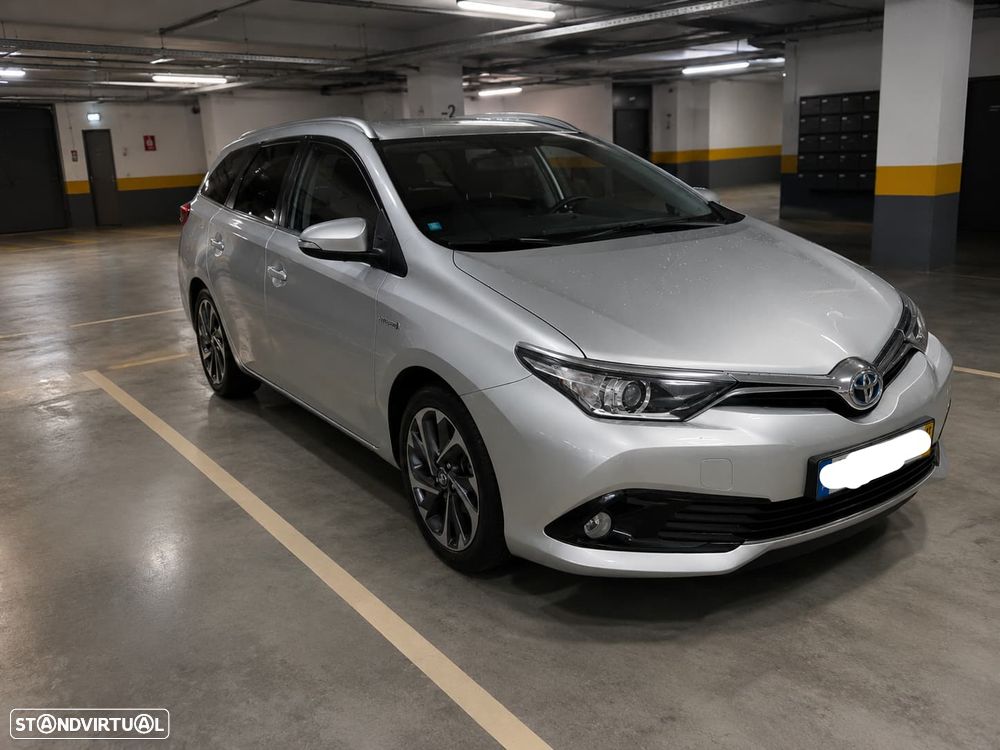 Toyota Auris Touring Sports 1.8 HSD Comfort+P.Sport - 4
