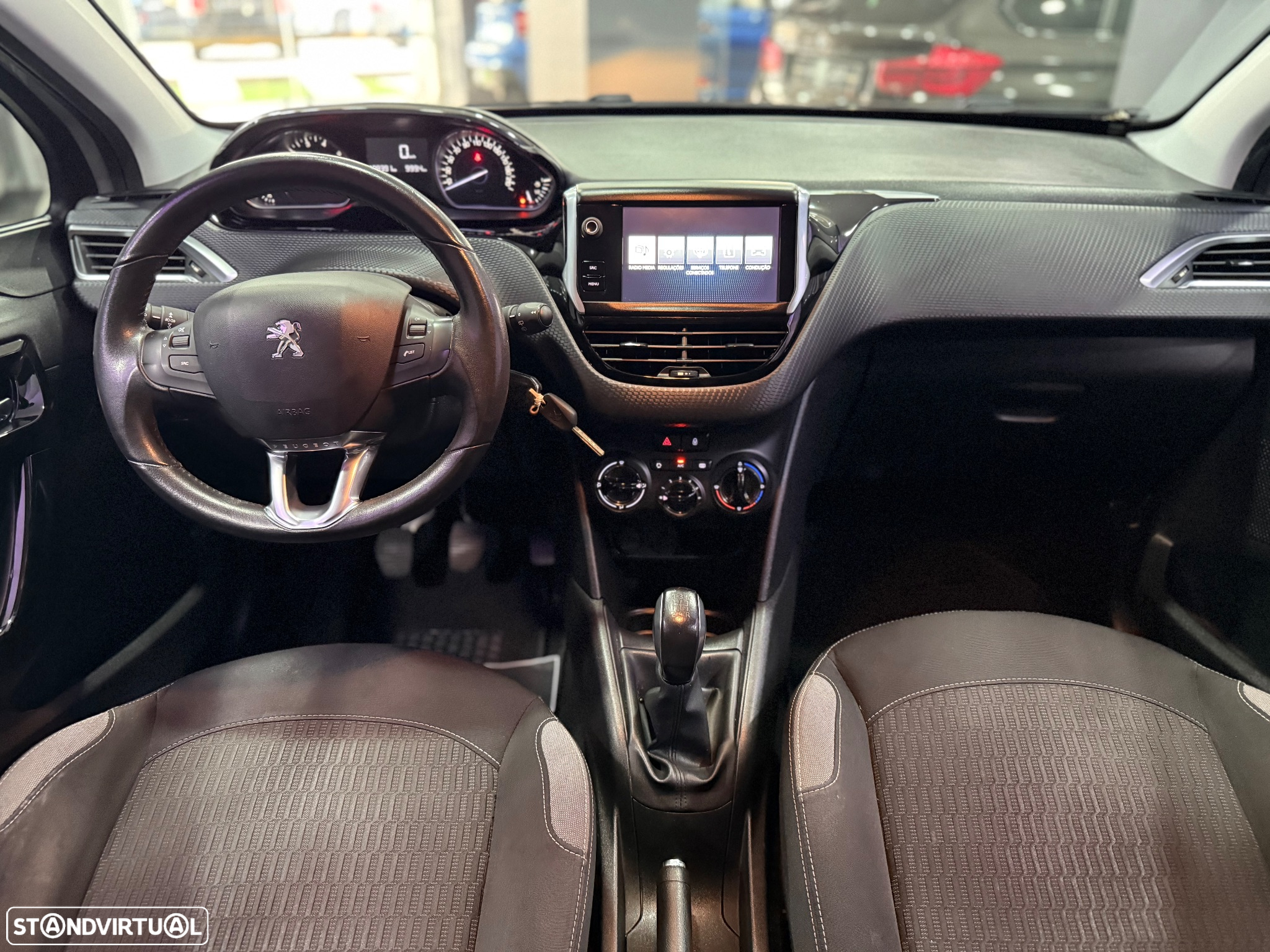 Peugeot 208 1.2 PureTech Style - 8