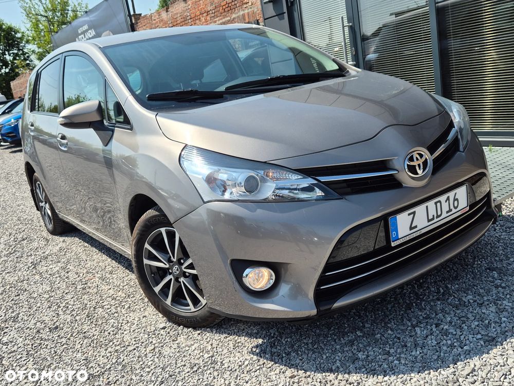 Toyota Verso 1.6 D-4D Prestige - 18