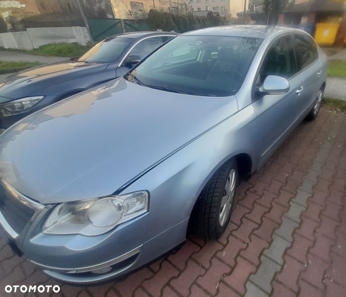 Volkswagen Passat 1.6 FSI Sportline - 8