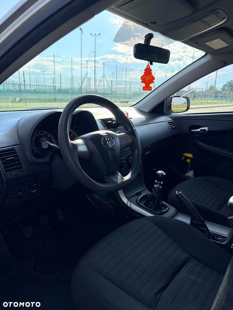 Toyota Corolla 1.6 Premium - 24