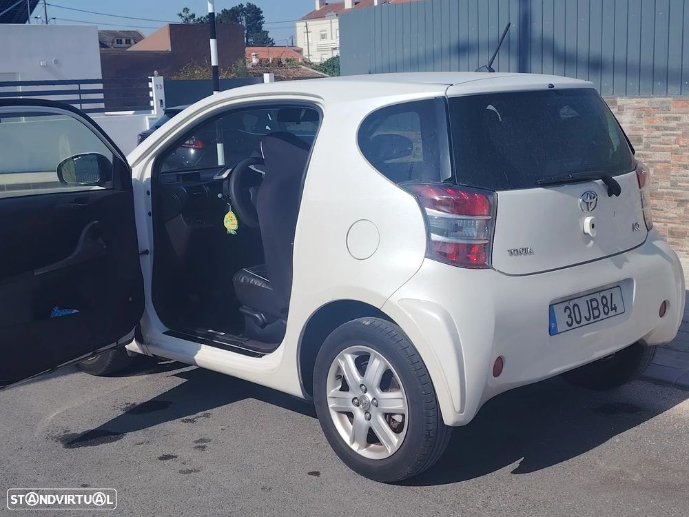 Toyota iQ 1.0 VVT-i 2 EP+NAVI+Bluetooth - 4