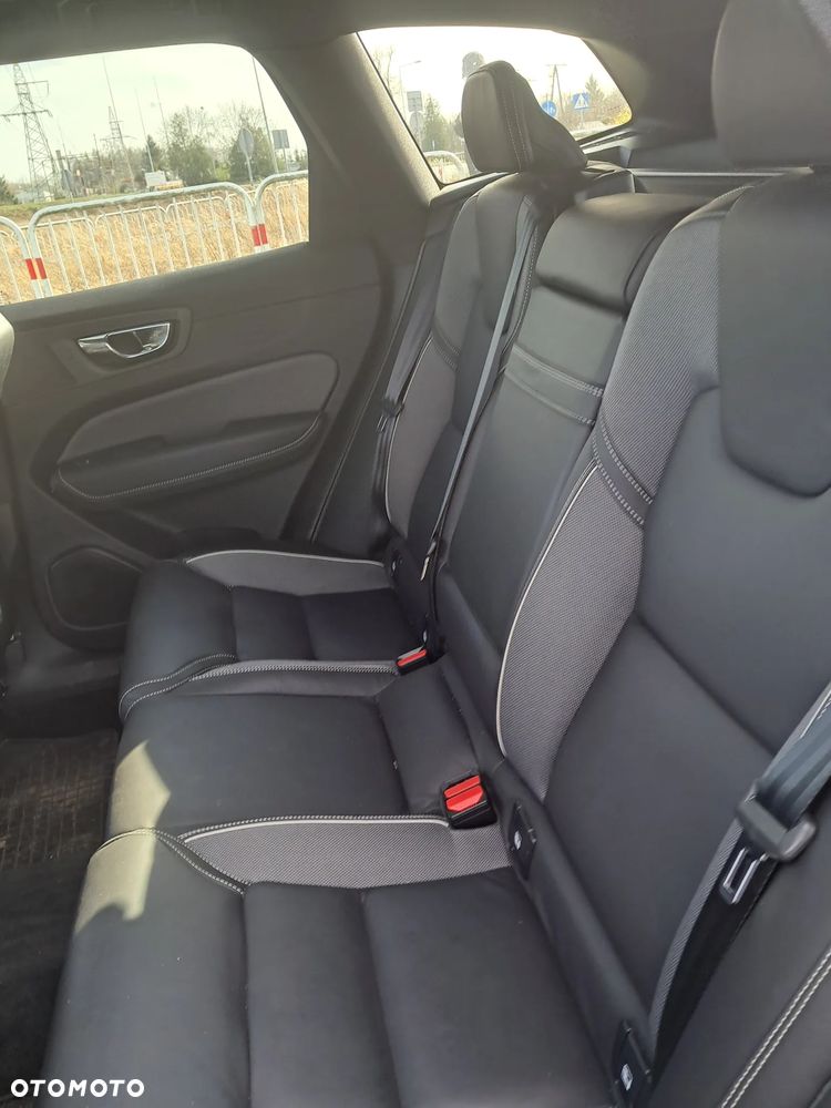 Volvo XC 60 D3 R-Design - 9