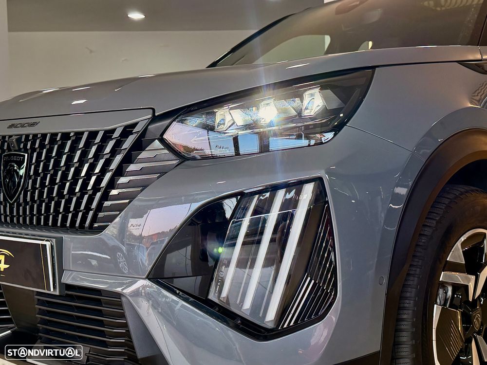 Peugeot 2008 PureTech 130 EAT8 GT - 39