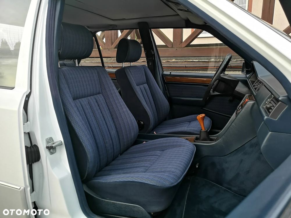 Mercedes-Benz W124 (1984-1993) - 14