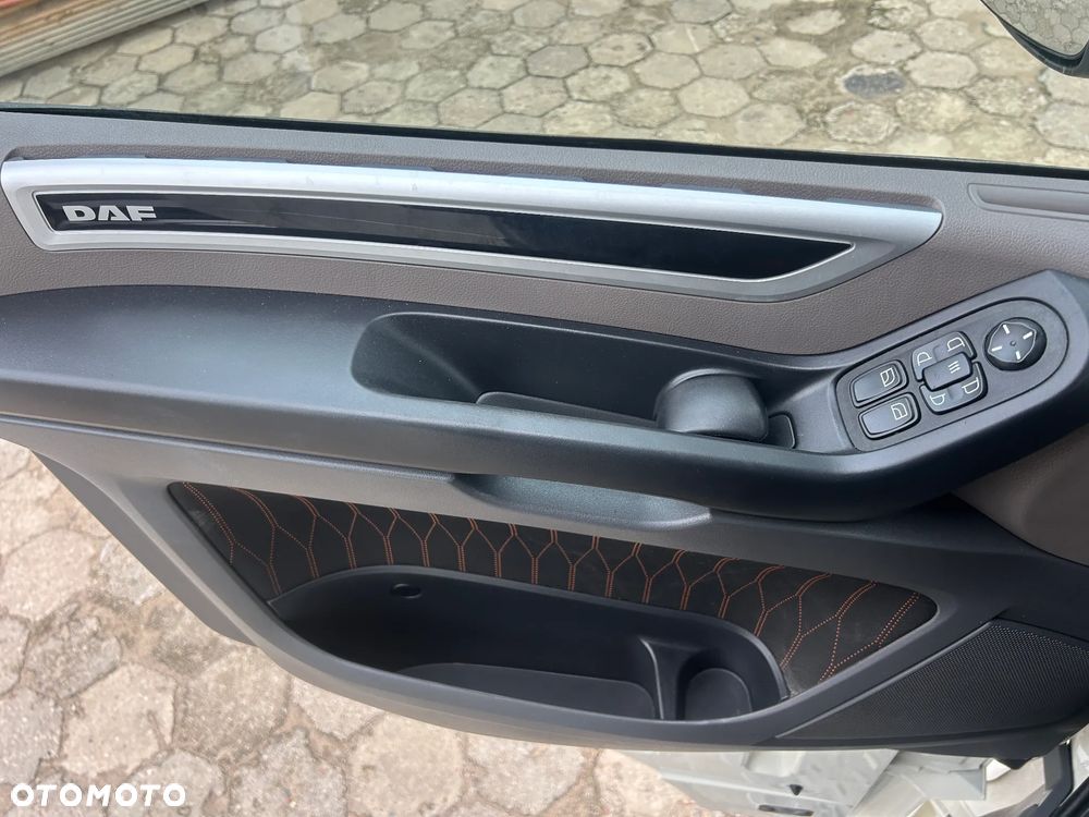 DAF XF 106 480 KM / LOW DECK / MEGA / NOWY VTG i KLOCKI ZMIENIONE W DAF DBK / KLIMATYZACJA POSTOJOWA / POLSKI SALON / TYLKO 553 TYS. KM PRZEBIEGU !! - 35