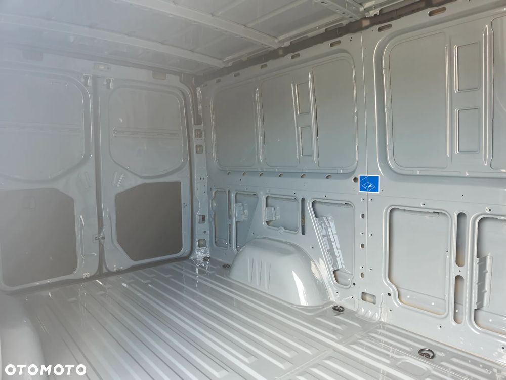 Mercedes-Benz Sprinter - 23