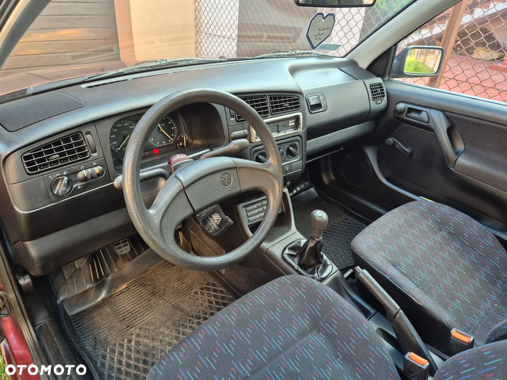 Volkswagen Golf 1.6 CL - 7