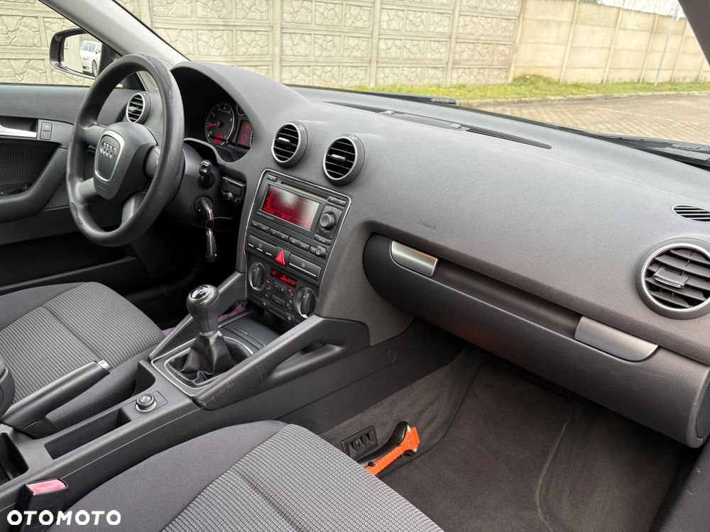 Audi A3 Sportback 1.6 Attraction - 19