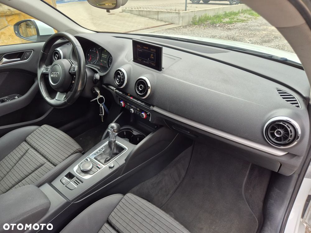 Audi A3 Sportback 2.0 TDI S tronic Attraction - 23