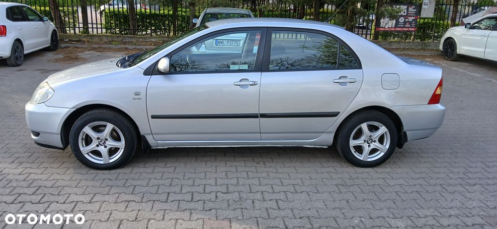 Toyota Corolla 1.6 VVT-i Sol - 3