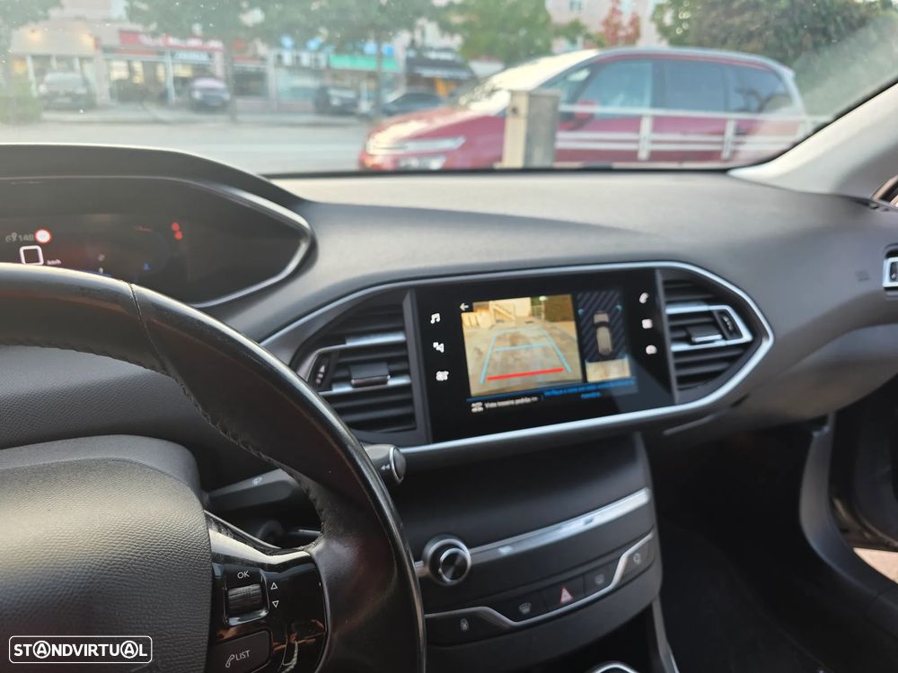 Peugeot 308 SW - 12