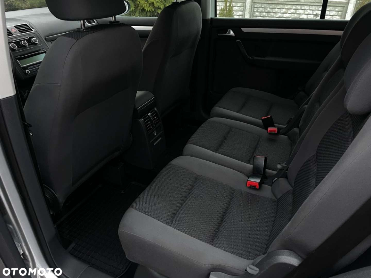 Volkswagen Touran - 18