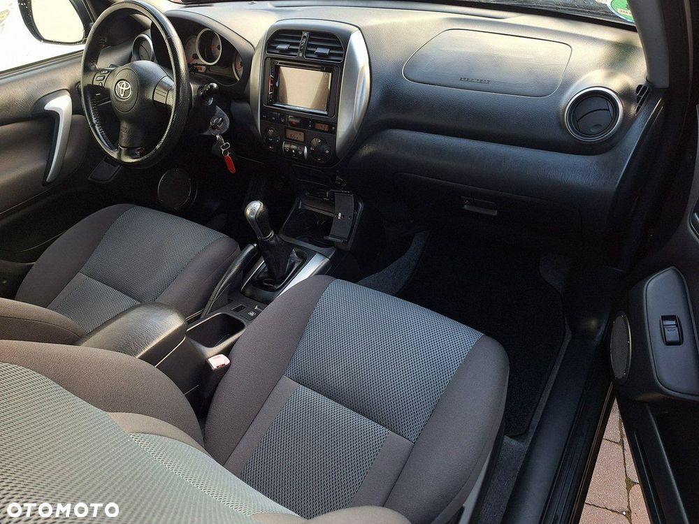 Toyota RAV4 - 11