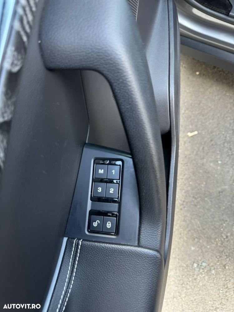 Jaguar F-Pace 25d AWD Aut. R-Sport - 13
