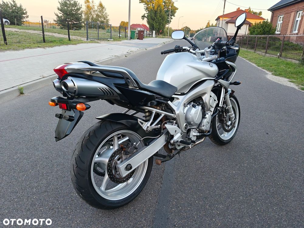 Yamaha FZ6 - 11