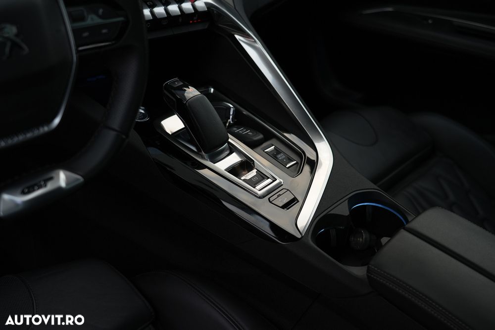 Peugeot 3008 PHEV EAT8 4X4 GT Pack - 16