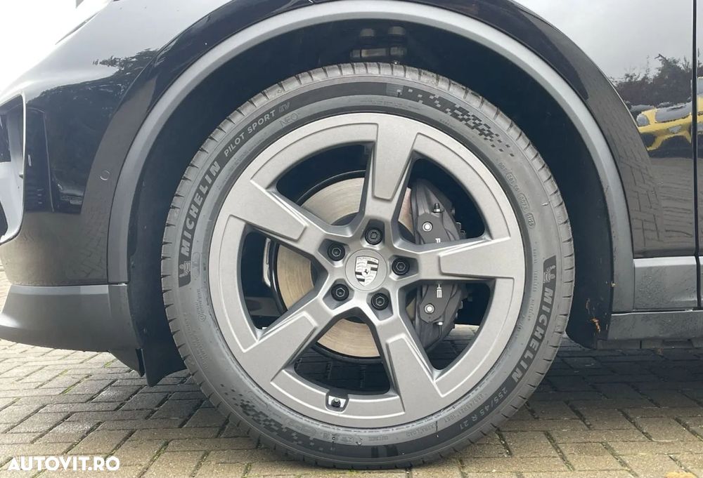 Porsche Macan 100 kWh - 11