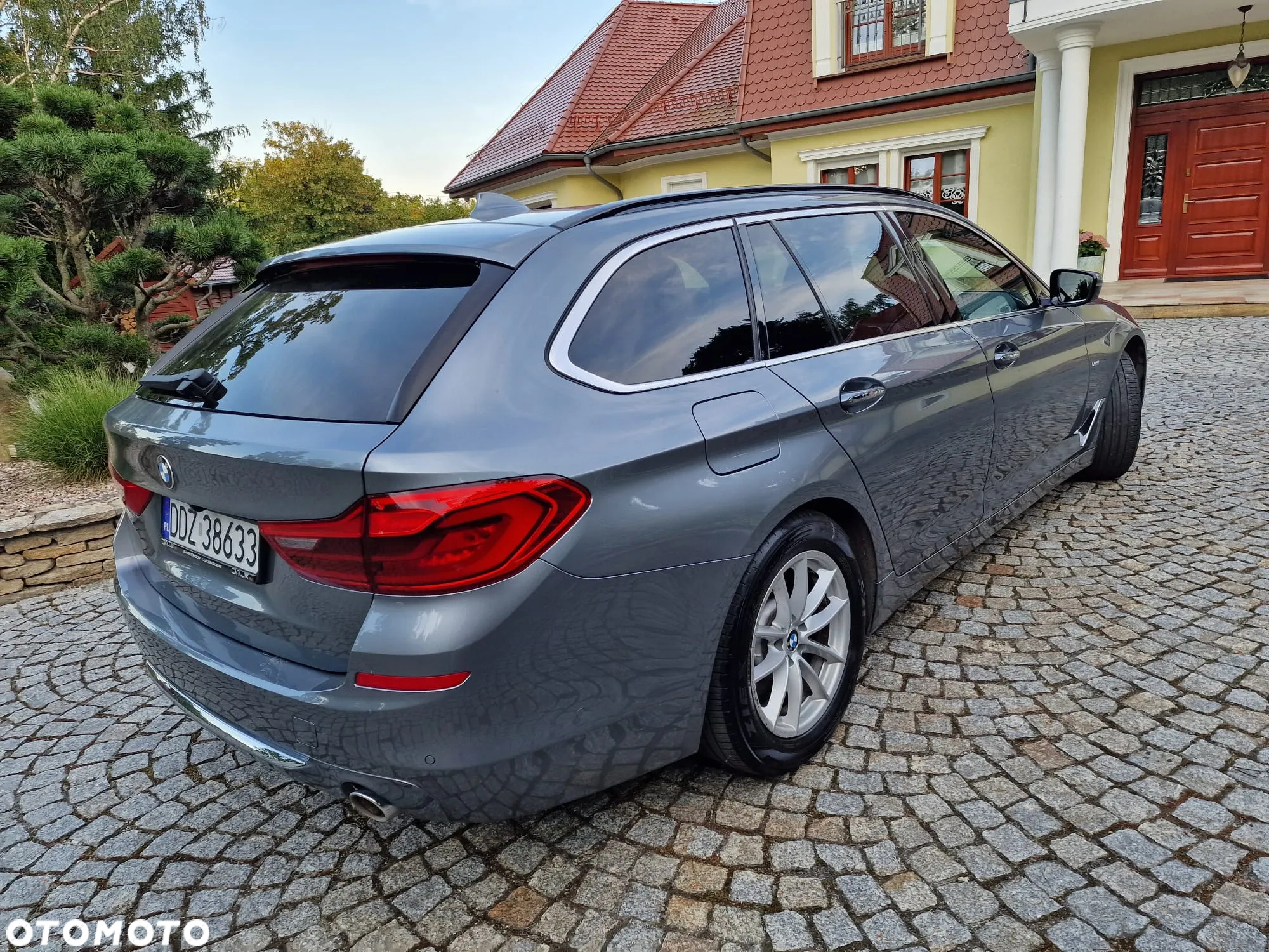 BMW Seria 5 530d xDrive - 5