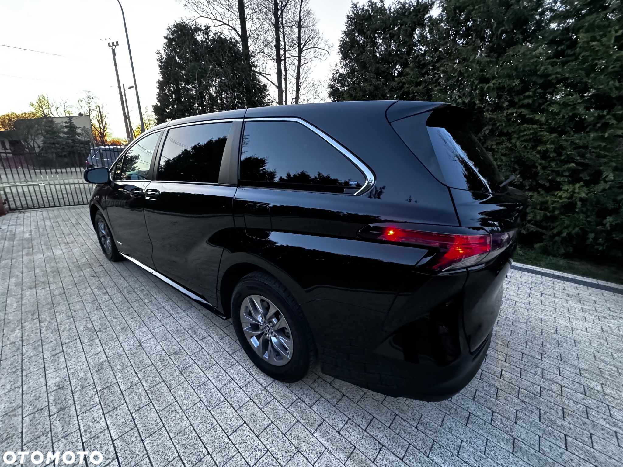 Toyota Sienna - 21