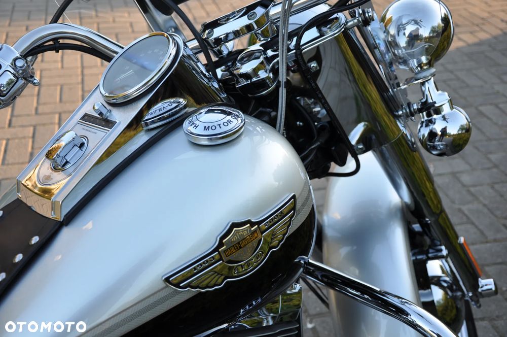 Harley-Davidson Softail Heritage Classic - 25