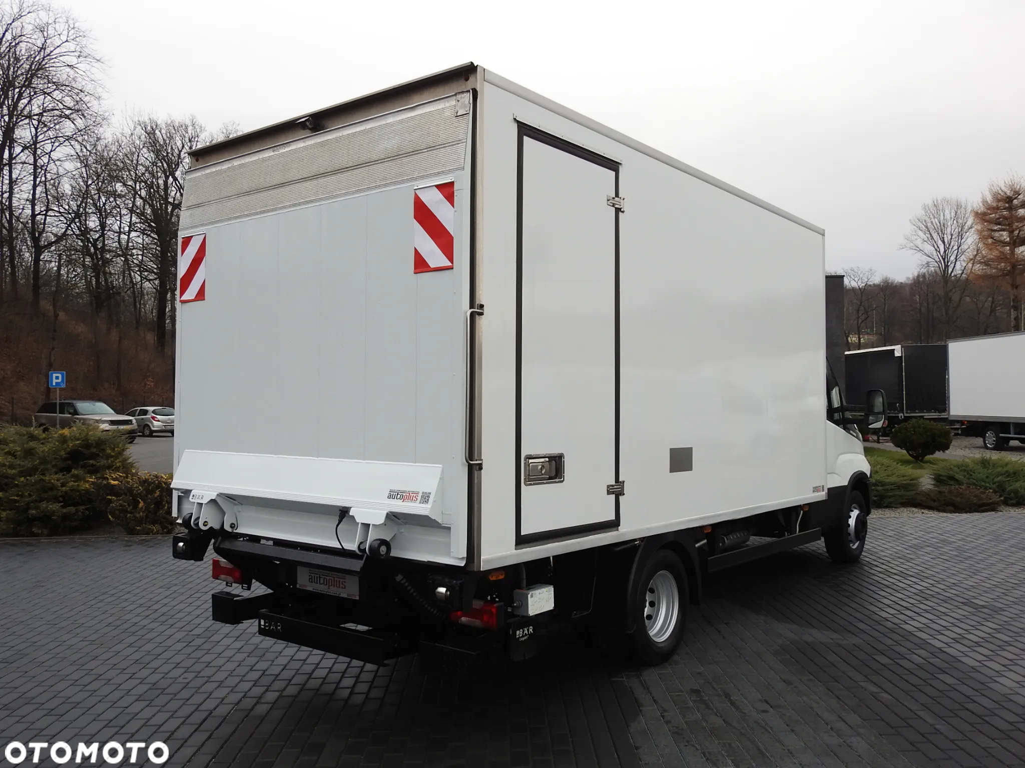 Iveco DAILY 70C17 CHŁODNIA 0*C WINDA 9 PALET ZASILANIE 230V TEMPOMAT KLIMATYZACJA PNEUMATYKA AUTOMAT HI-MATIC BLIŹNIACZE KOŁA 170KM [ 105235 ] - 4
