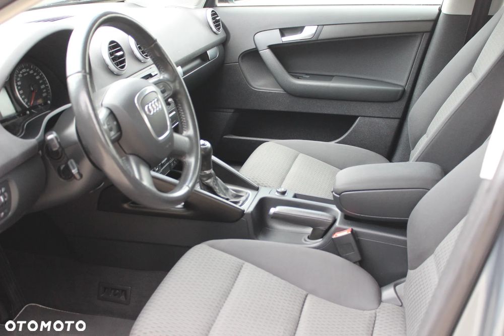 Audi A3 Sportback 1.6 Attraction - 27
