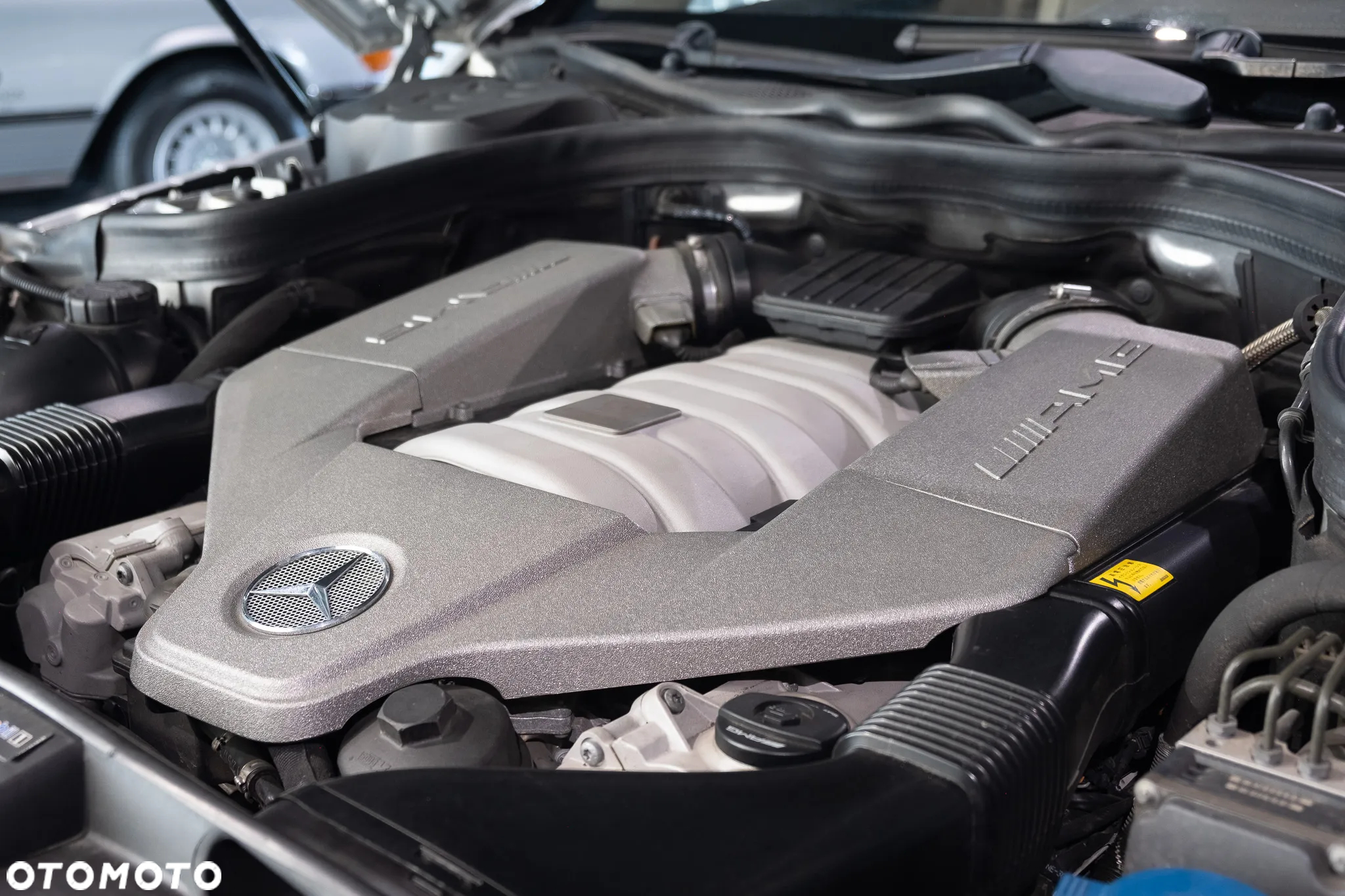 Mercedes-Benz Klasa E 63 AMG - 39