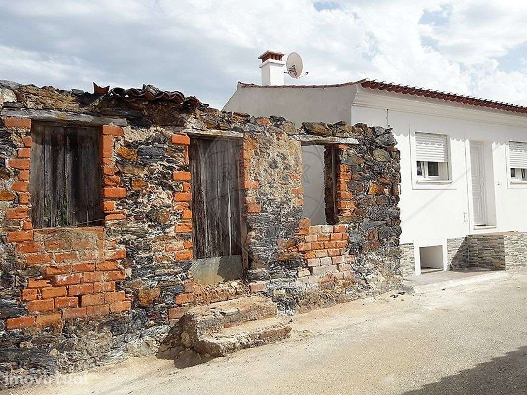 Moradia T2 para venda - Grande imagem: 2/8