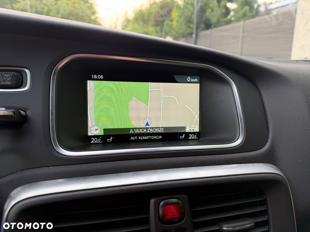 Volvo V40 D4 Geartronic Summum - 9