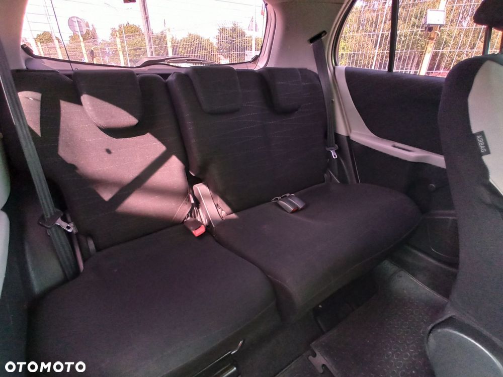 Toyota Yaris - 16